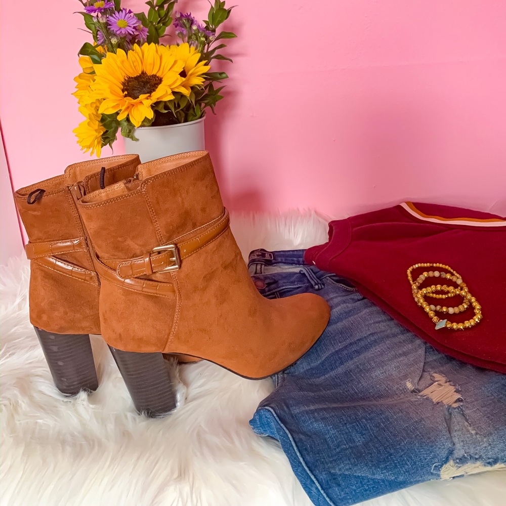 Women’s size 8 - H&M - Tan Booties